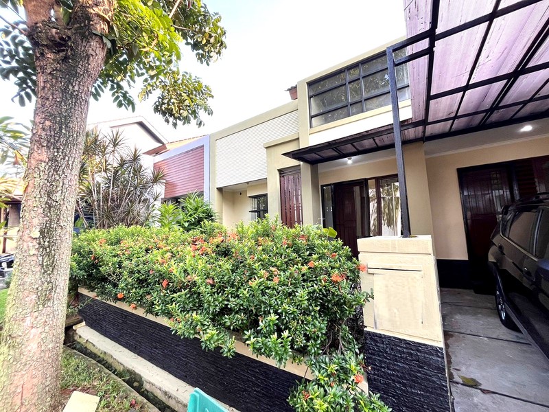 Rumah rapih, Asri, Lingkungan aman dan nyaman di Graha Bintaro