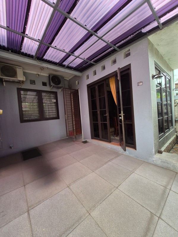 Rumah Terawat Lokasi Strategis di Cinere - Harga Nego