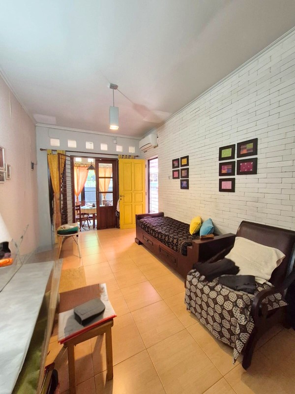 Rumah Terawat Lokasi Strategis di Cinere - Harga Nego