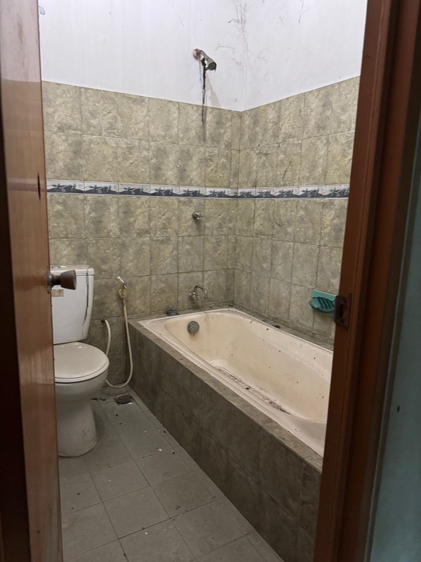 Rumah Dijual Taman Duta Depok 2 Lantai SHM Strategis