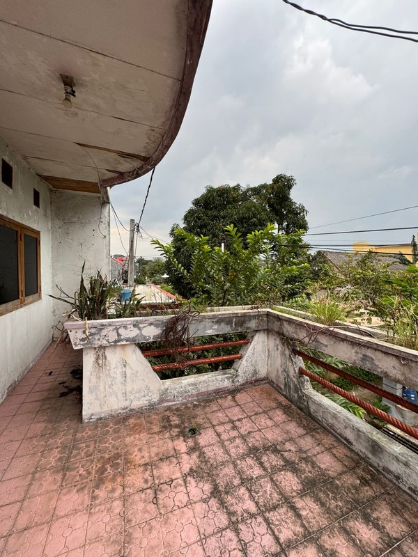 Rumah Dijual Taman Duta Depok 2 Lantai SHM Strategis