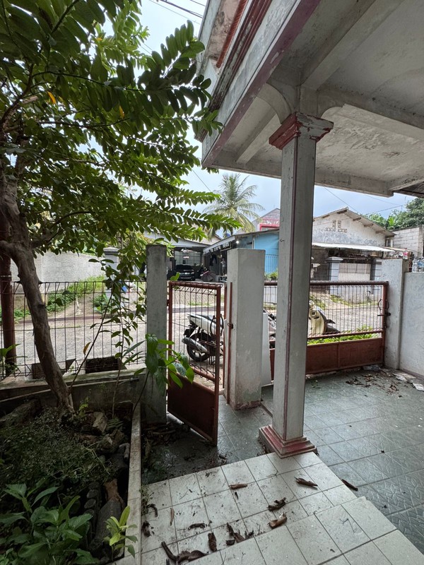 Rumah Dijual Taman Duta Depok 2 Lantai SHM Strategis