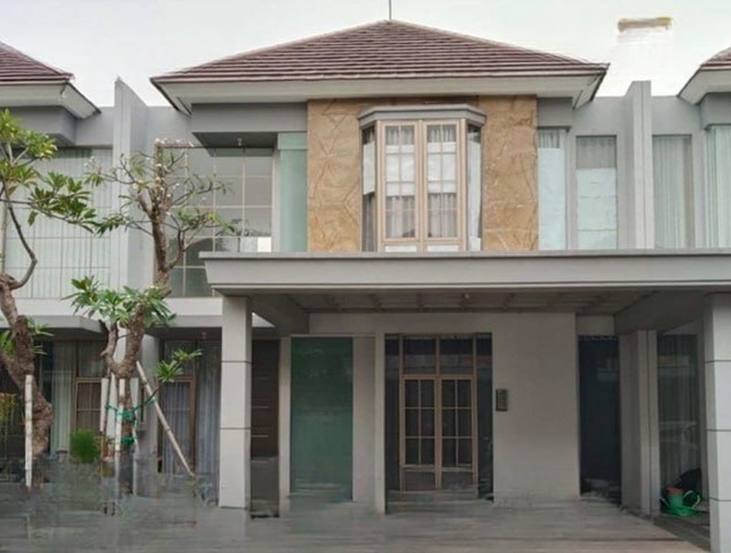 Dijual Rumah 2 Lantai Grand Pakuwon Cluster Brisbane Surabaya Barat, LELANG