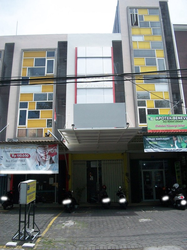 Ruko di Rungkut Asri Tengah Surabaya Timur, 3 Lantai, Strategis, SIAP PAKAI