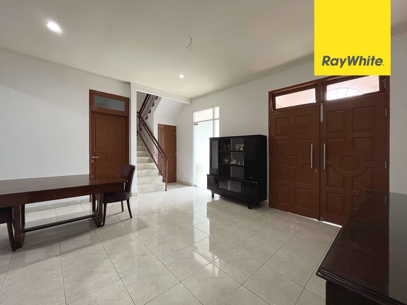 Rumah Siap Huni di Legenda Wisata, Cibubur