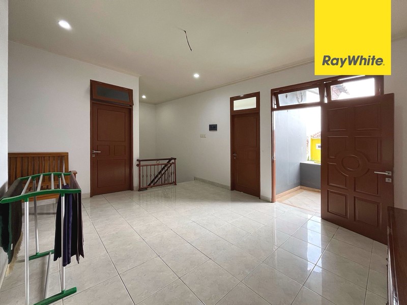 Rumah Siap Huni di Legenda Wisata, Cibubur