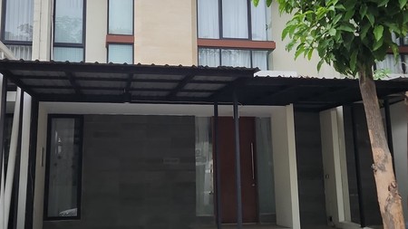Disewakan Rumah Northwest Lake Citraland Semi Furnished Modern - Spesial Lokasi Jalan Utama 