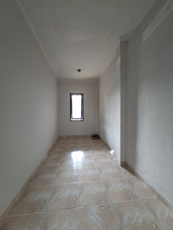 Rumah Cantik di KT 4+1 KM 2+1, LT 200 m2 LB 240 Surat SHM @Graha Raya.