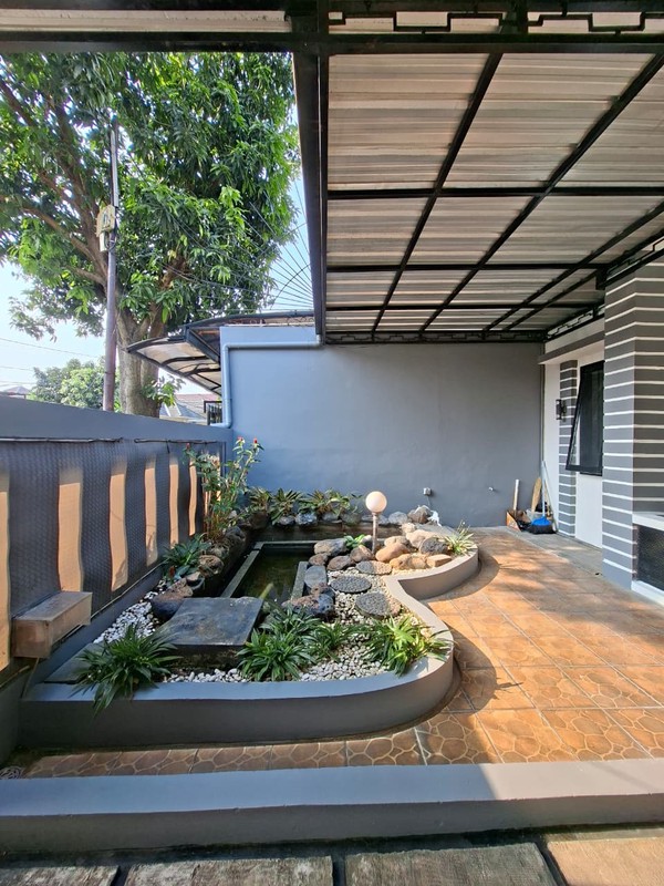 Rumah Cantik di KT 4+1 KM 2+1, LT 200 m2 LB 240 Surat SHM @Graha Raya.