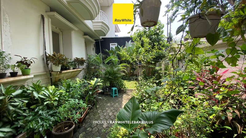 DISEWAKAN! Prime Location! Kantor/Tempat Usaha di Jl. Suryo, Kebayoran Baru, Siap Pakai. 