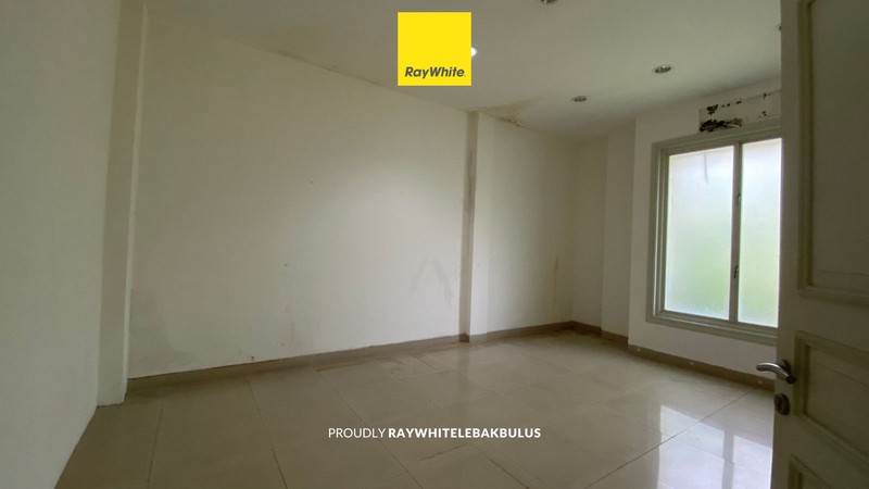 DISEWAKAN! Prime Location! Kantor/Tempat Usaha di Jl. Suryo, Kebayoran Baru, Siap Pakai. 
