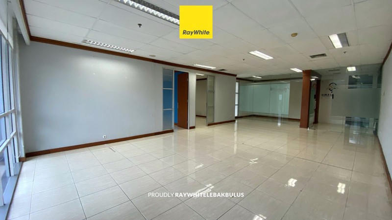 Disewakan Murah! Kantor/Tempat Usaha di Premium Area Jl Wijaya, Kby Baru 