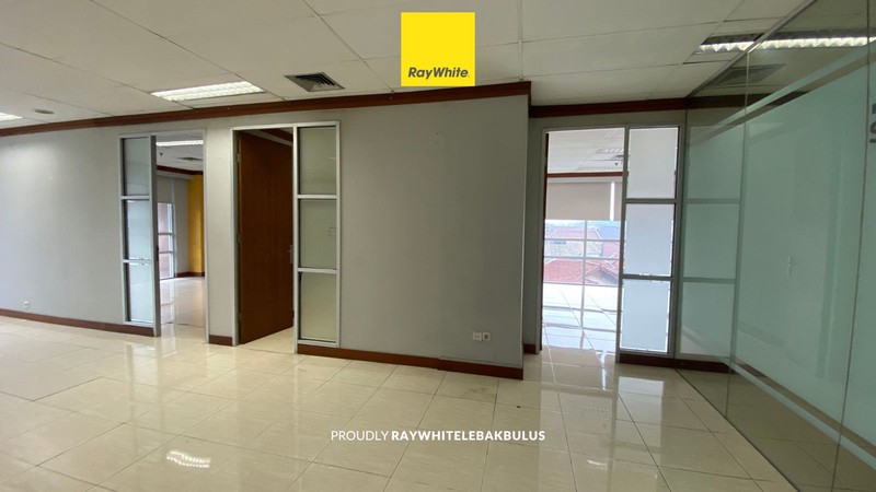 Disewakan Murah! Kantor/Tempat Usaha di Premium Area Jl Wijaya, Kby Baru 