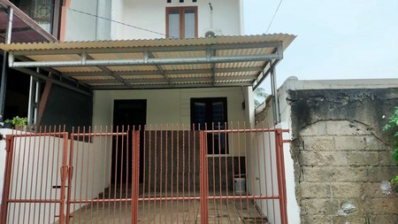 Rumah Minimalis, 2 lantai, lokasi strategis di BSD