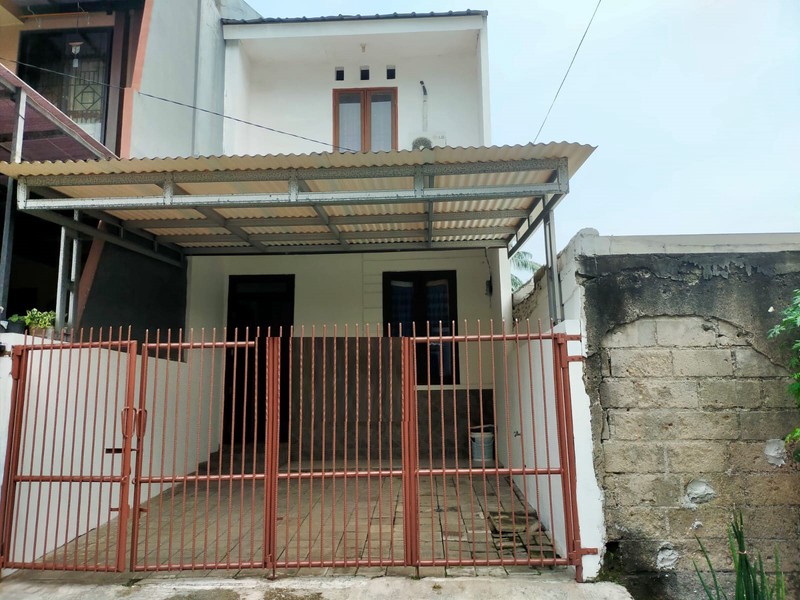 Rumah Minimalis, 2 lantai, lokasi strategis di BSD