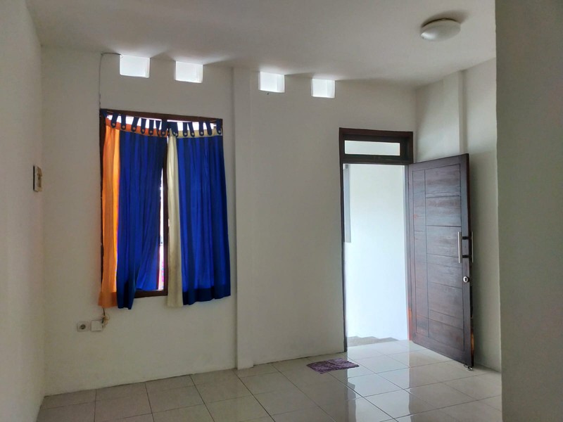 Rumah Minimalis, 2 lantai, lokasi strategis di BSD