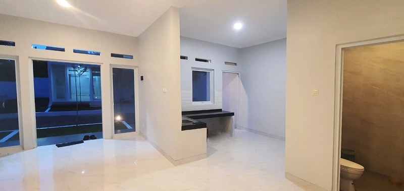 Rumah Brand New Layout Plong Rapih 5 Menit ke Tol Ciledug Siap Huni