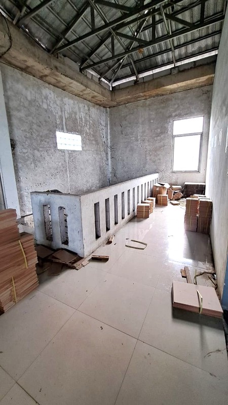 Gudang Komersial Depok 2 Lantai Cocok untuk Bisnis Lokasi Pinggir Jl Raya