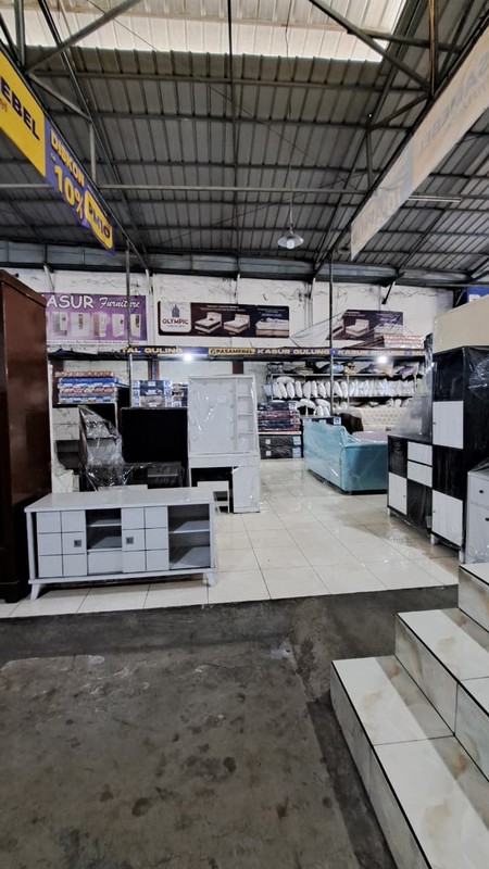 Gudang Komersial Depok 2 Lantai Cocok untuk Bisnis Lokasi Pinggir Jl Raya