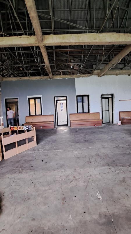 Gudang Komersial Depok 2 Lantai Cocok untuk Bisnis Lokasi Pinggir Jl Raya