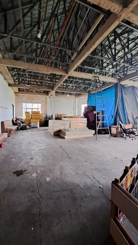 Gudang Komersial Depok 2 Lantai Cocok untuk Bisnis Lokasi Pinggir Jl Raya