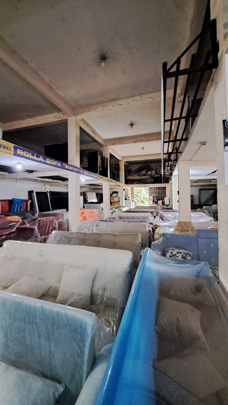 Gudang Komersial Depok 2 Lantai Cocok untuk Bisnis Lokasi Pinggir Jl Raya