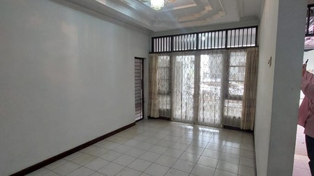 Rumah Cantik di Bintaro Jaya KT 4+1 KM 2+1, LT 200 m2 LB 240 Surat SHM