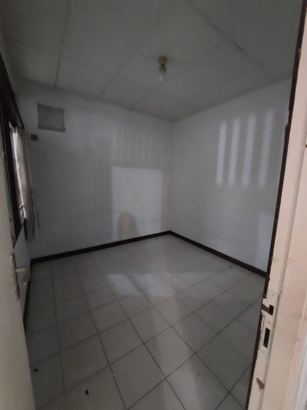 Rumah Cantik di Bintaro Jaya KT 4+1 KM 2+1, LT 200 m2 LB 240 Surat SHM