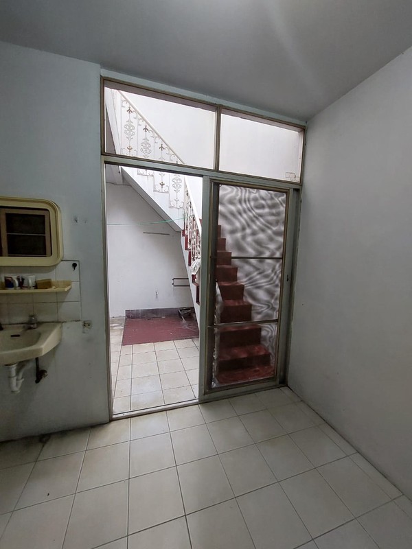 Rumah Cantik di Bintaro Jaya KT 4+1 KM 2+1, LT 200 m2 LB 240 Surat SHM
