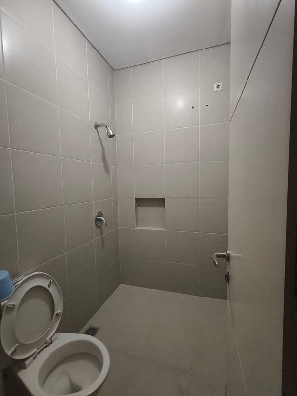 Disewakan Rumah 2 lantai Greenlake Citraland Furnished