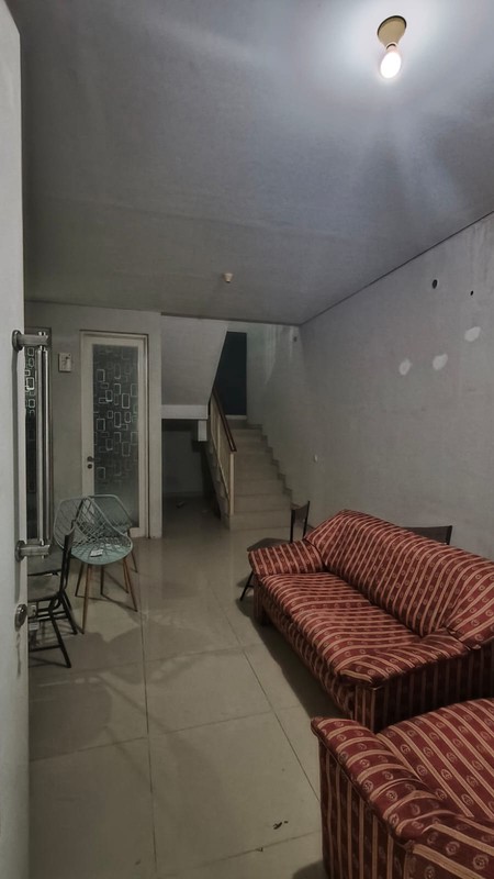 Disewakan Rumah 2 lantai Greenlake Citraland Furnished