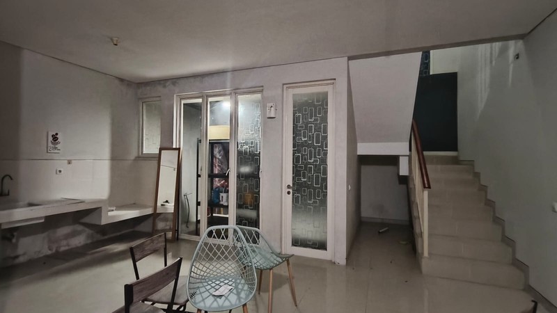 Disewakan Rumah 2 lantai Greenlake Citraland Furnished