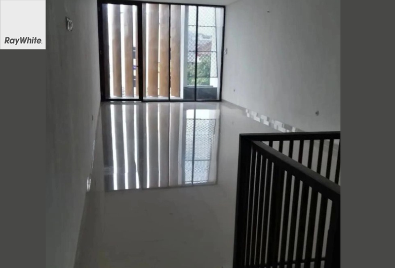 FOR RENT Ruko 3.5 Lantai Lokasi Ramai Tebet Barat Raya Jakarta Selatan