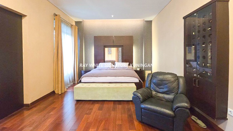 Rumah Mewah 2 Lantai di Banyan Ville The Green - BSD City