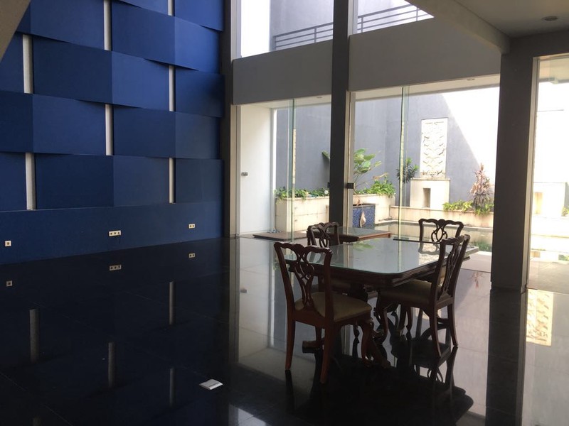 Disewakan rumah modern minimalis di Pondok Indah Area