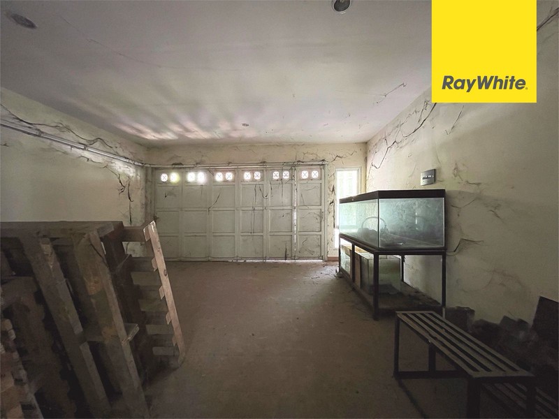 Rumah Hadap Timur di Kota Wisata, Cibubur