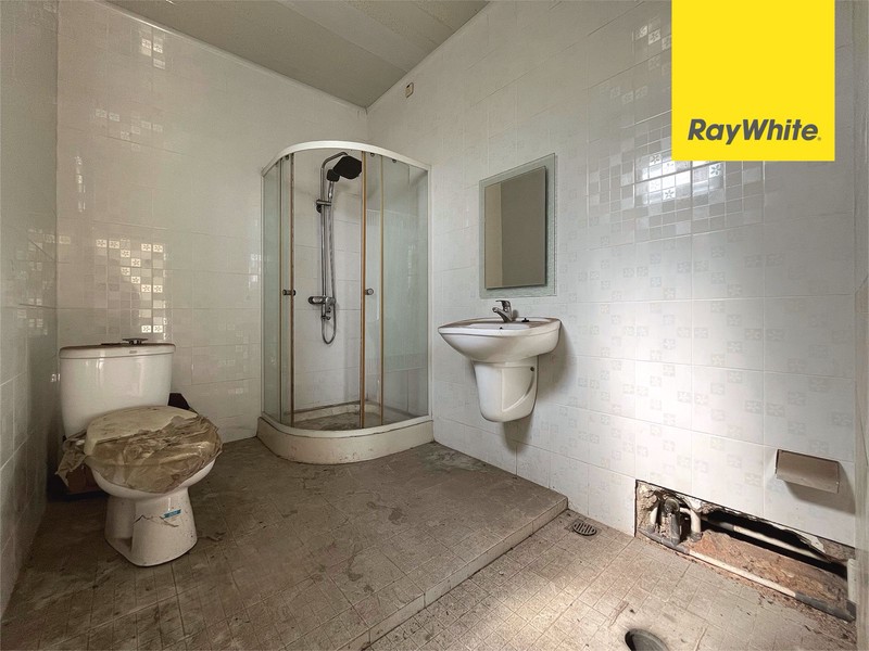 Rumah Hadap Timur di Kota Wisata, Cibubur