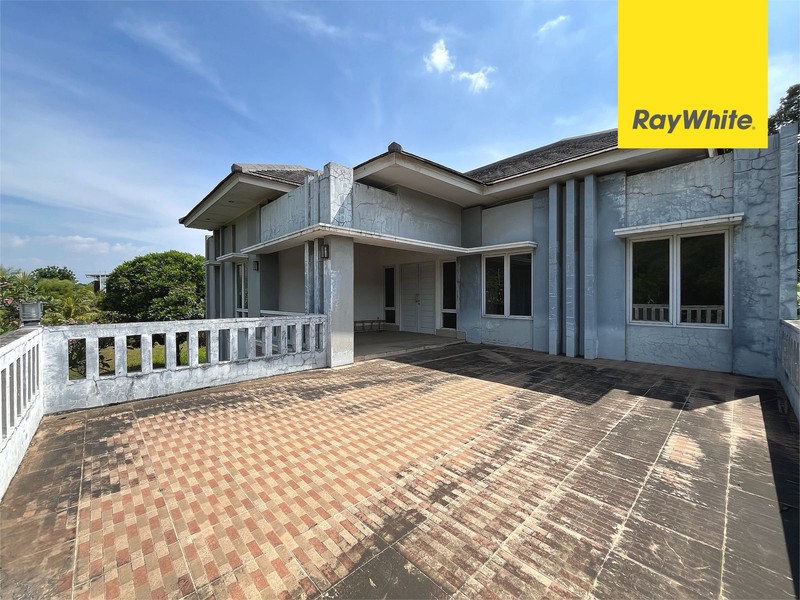 Rumah Hadap Timur di Kota Wisata, Cibubur