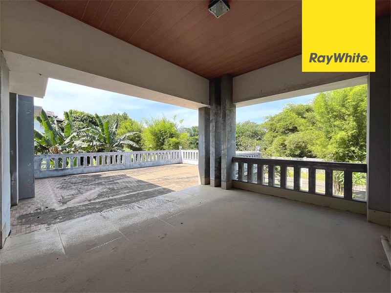 Rumah Hadap Timur di Kota Wisata, Cibubur