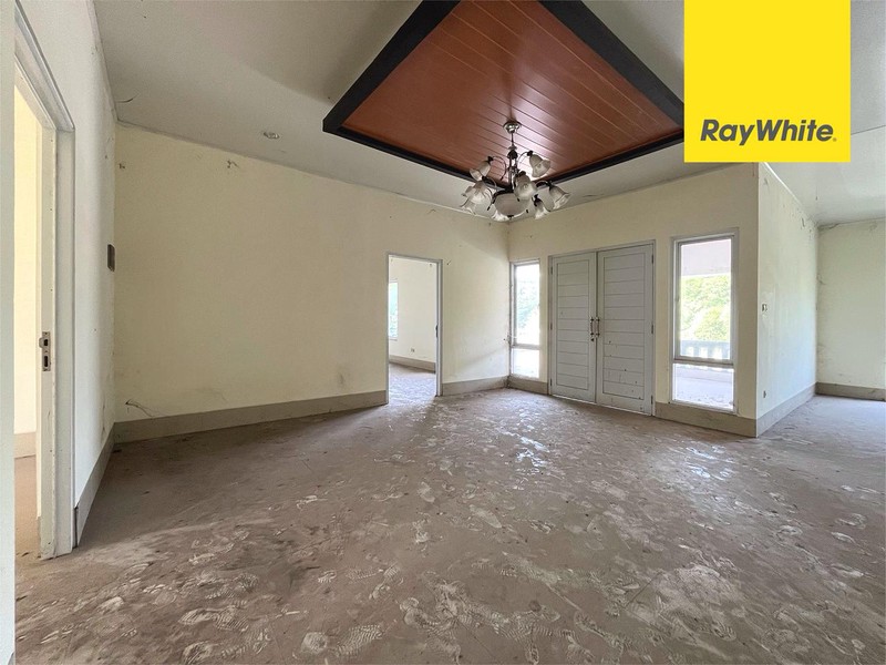 Rumah Hadap Timur di Kota Wisata, Cibubur