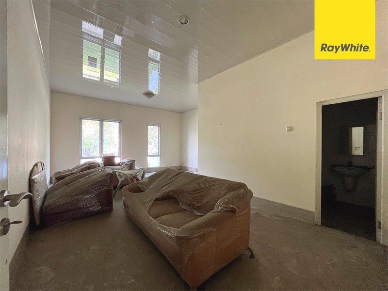 Rumah Hadap Timur di Kota Wisata, Cibubur