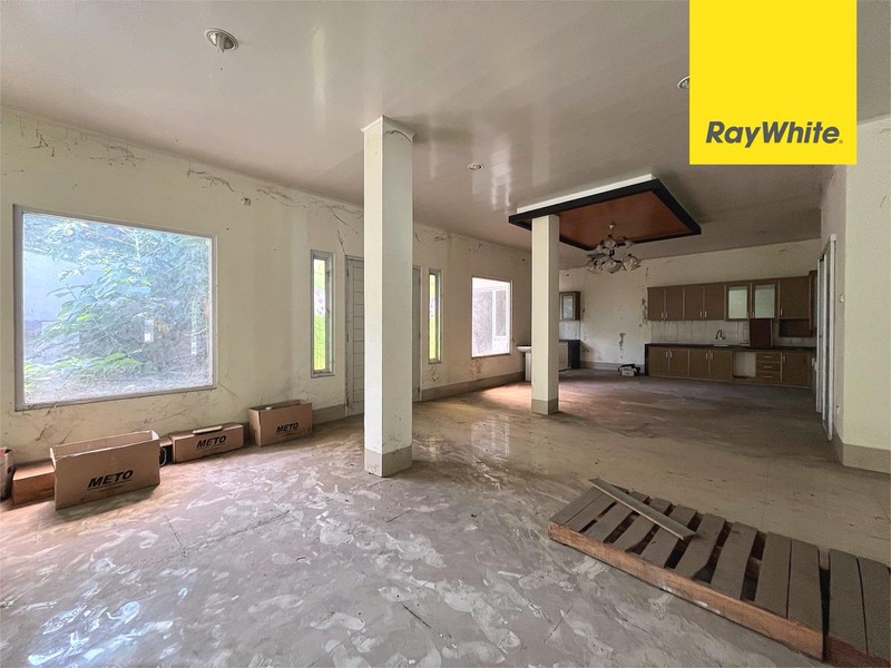 Rumah Hadap Timur di Kota Wisata, Cibubur