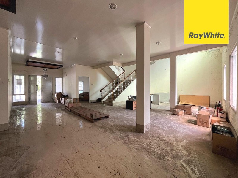 Rumah Hadap Timur di Kota Wisata, Cibubur