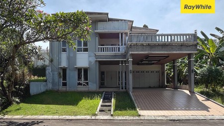 Rumah Hadap Timur di Kota Wisata, Cibubur