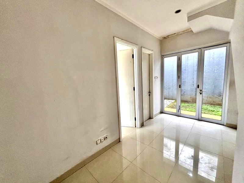 Rumah Minimalis Dalam Cluster Banting Harga di Graha Raya Bintaro