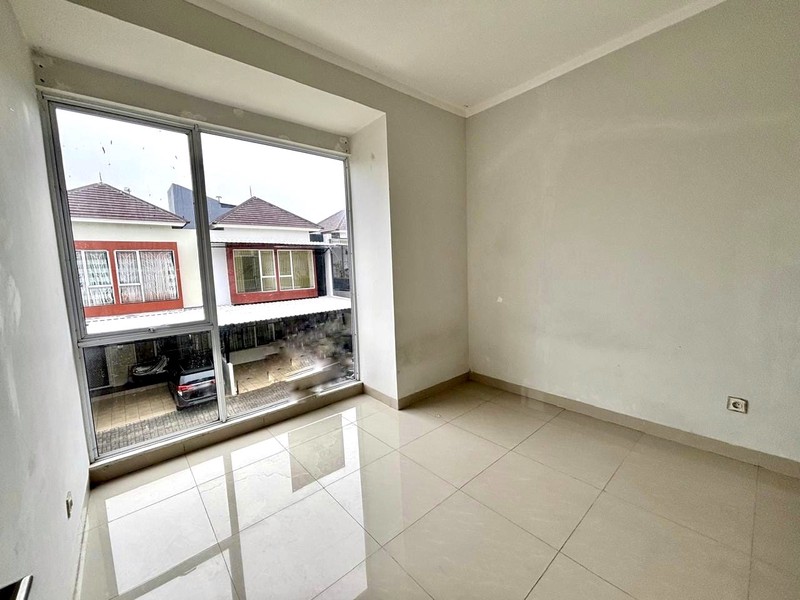 Rumah Minimalis Dalam Cluster Banting Harga di Graha Raya Bintaro