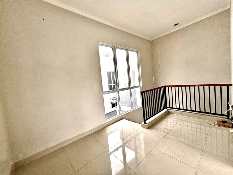 Rumah Minimalis Dalam Cluster Banting Harga di Graha Raya Bintaro