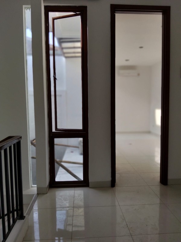 Rumah Bagus 2 Lantai Dalam CLuster SHM Siap Huni Lokasi Strategis @Bintaro -Sektor 9.