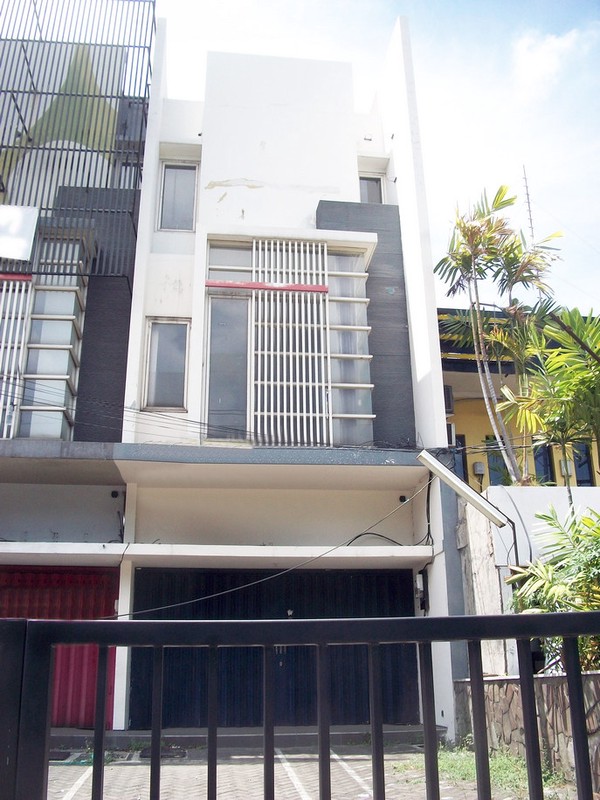 Ruko di Raya Jemursari Surabaya Selatan, 3 Lantai, Lokasi Strategis Aktif & Ramai, Nol Jalan Raya... DISEWAKAN JUGA !!!