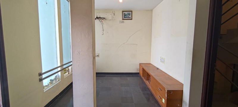Rumah Kelapa Nias, Kelapa Gading Rumah sudah tinggi dari jalan, dekat MKG
